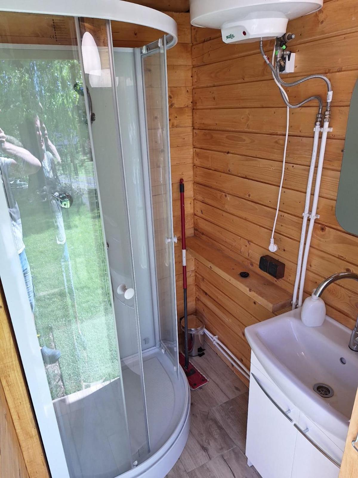 Camping, Zabierz Wlasny Namiot Kameralne Pole Namiotowe Z Basenem Kinem Plenerowym Miejscem Na Ognisko I Placem Zabaw Zywe Zwierzeta Agroturystyka Ґебултув Екстер'єр фото
